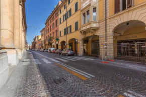 Apt w/Terrace 10 min walk from Piazza S.Stefano Bologna